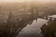 Dresdens Innere Altstadt an der Elbe im Bundesland Sachsen