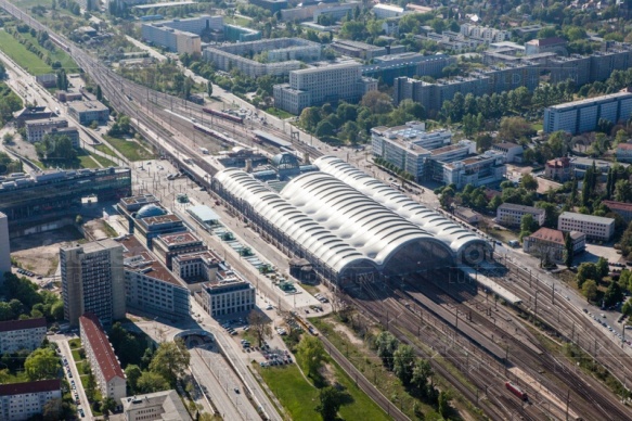 Hauptbahnhof in Dresden bei Sachsen in Deutschland.