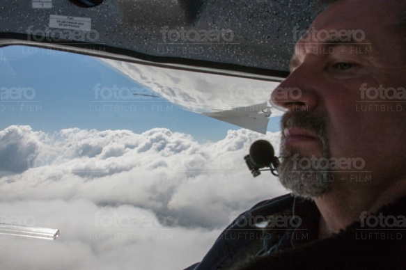 Der Pilot und sein Wolkenmeer