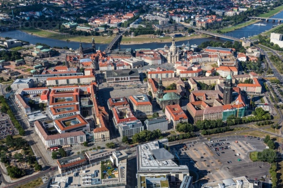 Altstadt von Dresden an der Elbe im Bundesland Sachsen